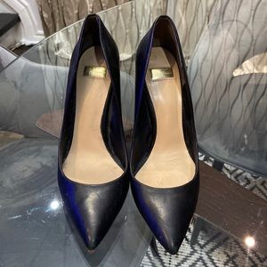 Women’s black pump in size 7 Guess by Marciano
